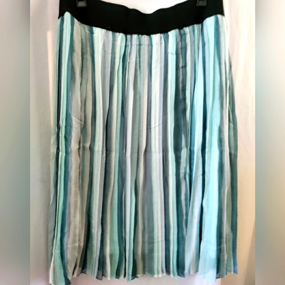 Brittany Humble Plus Size 2X Striped Chifon Pleated Skirt, Mint Teal Green. NWT.